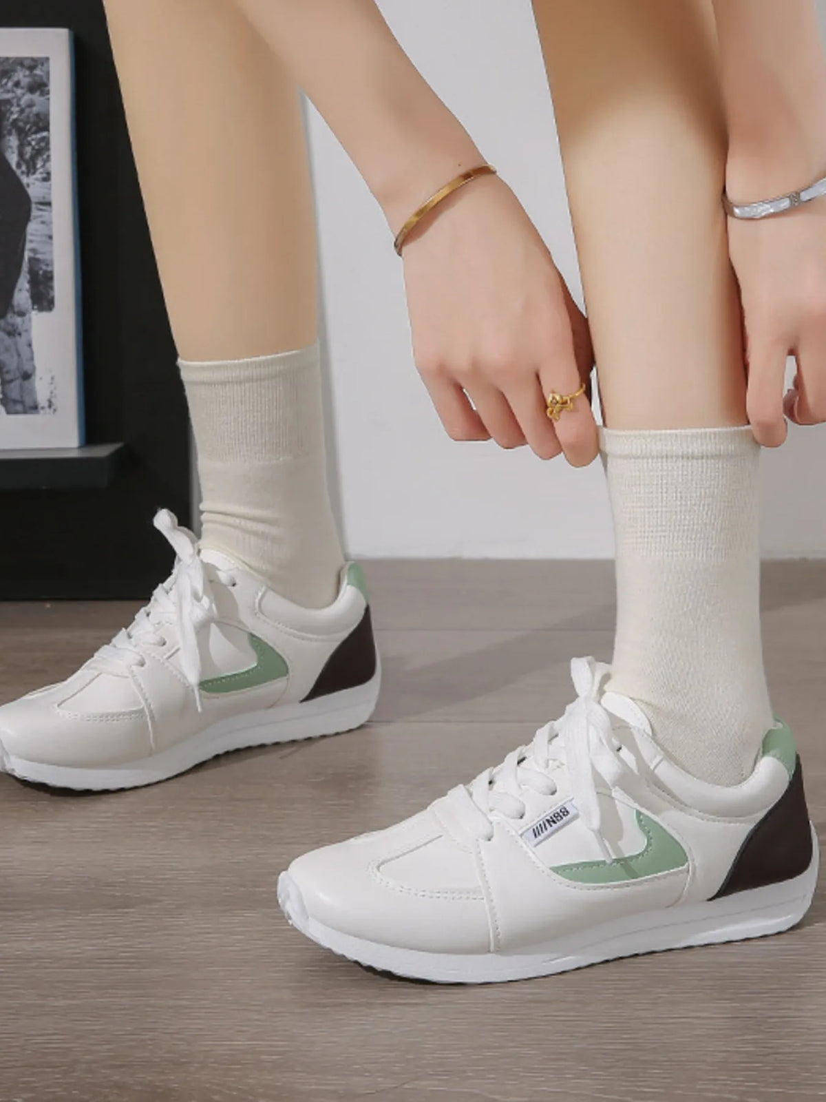 Round Toe Contrast Sneakers