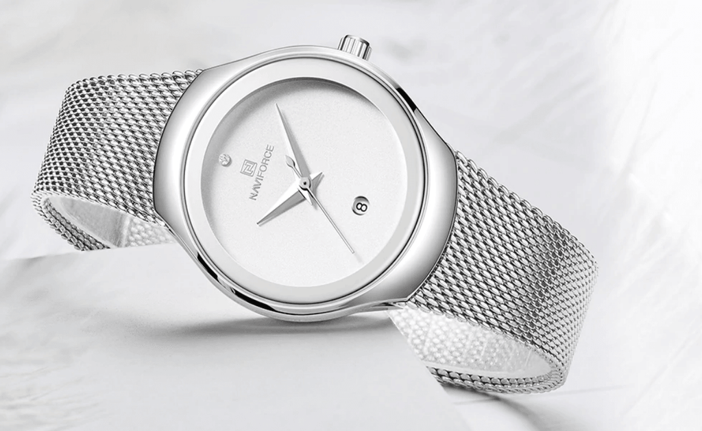 Women's Stainless Steel Watch With Braided Bracelet Excellent