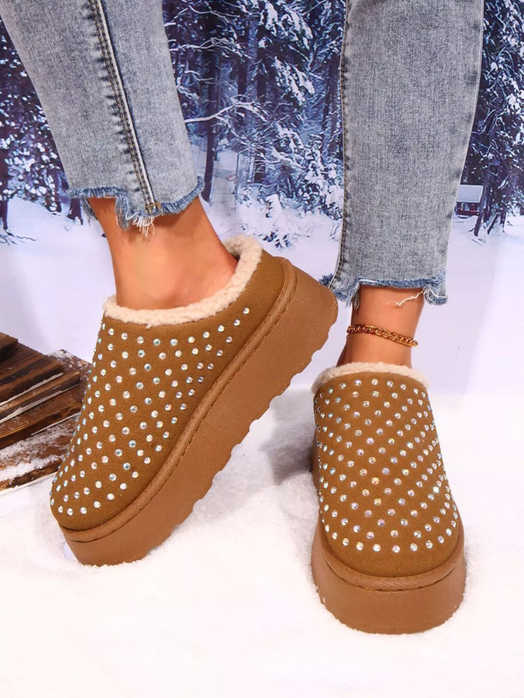 Rhinestone Round Toe Platform Slippers