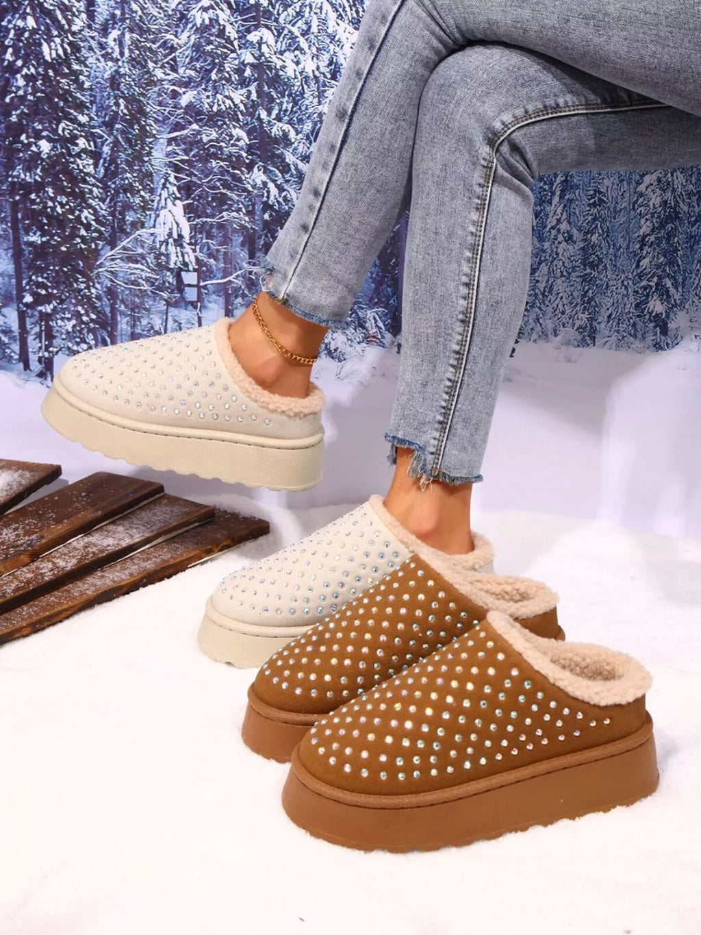 Rhinestone Round Toe Platform Slippers