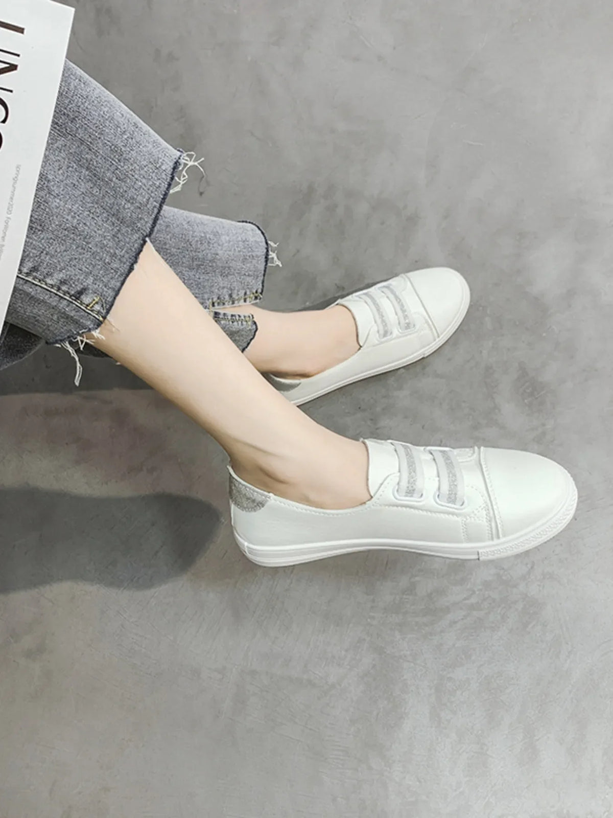 Round Toe Flat Sneakers