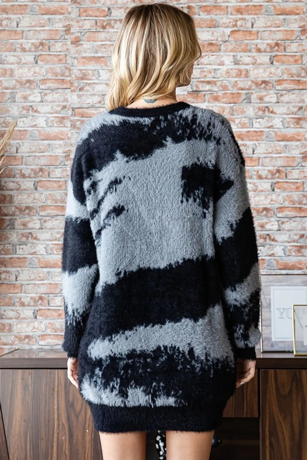 First Love Full Size Abstract Pattern Contrast Feather Yarn