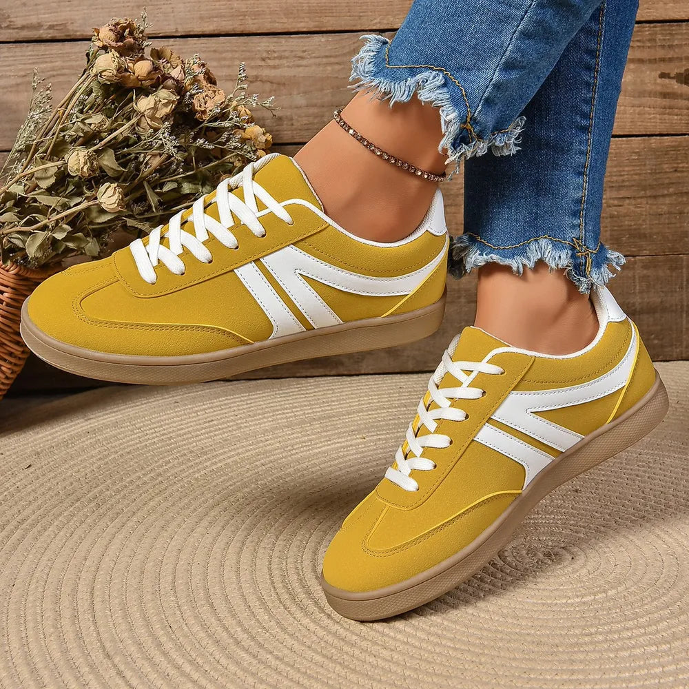 Lace Up Round Toe Flat Sneakers