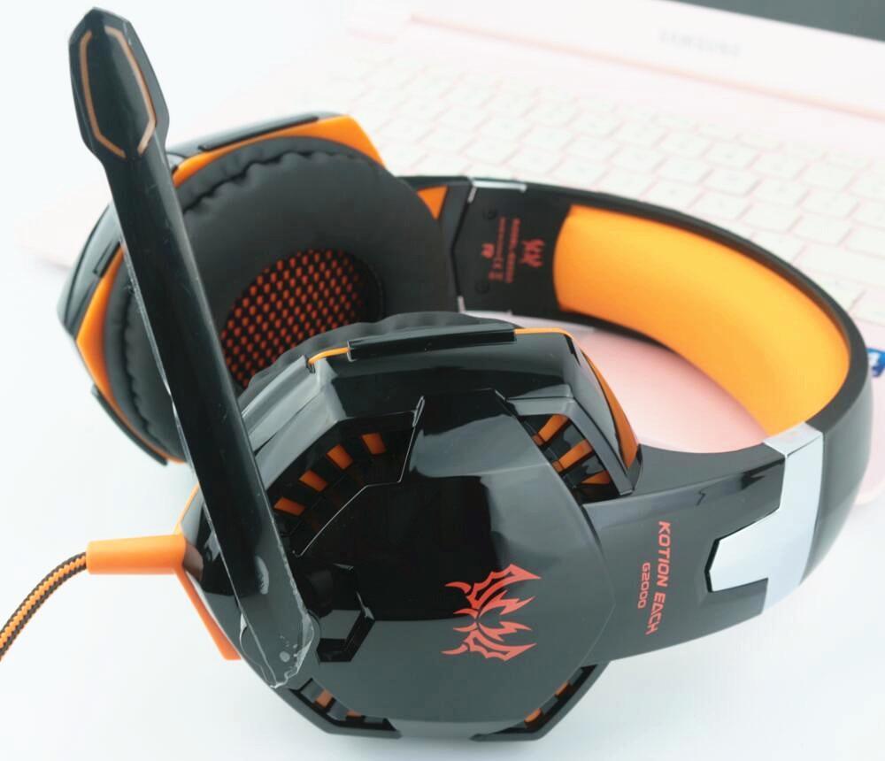 STEVVEX G2000 G9000 Gaming Headsets Big Headphones with Light Mic