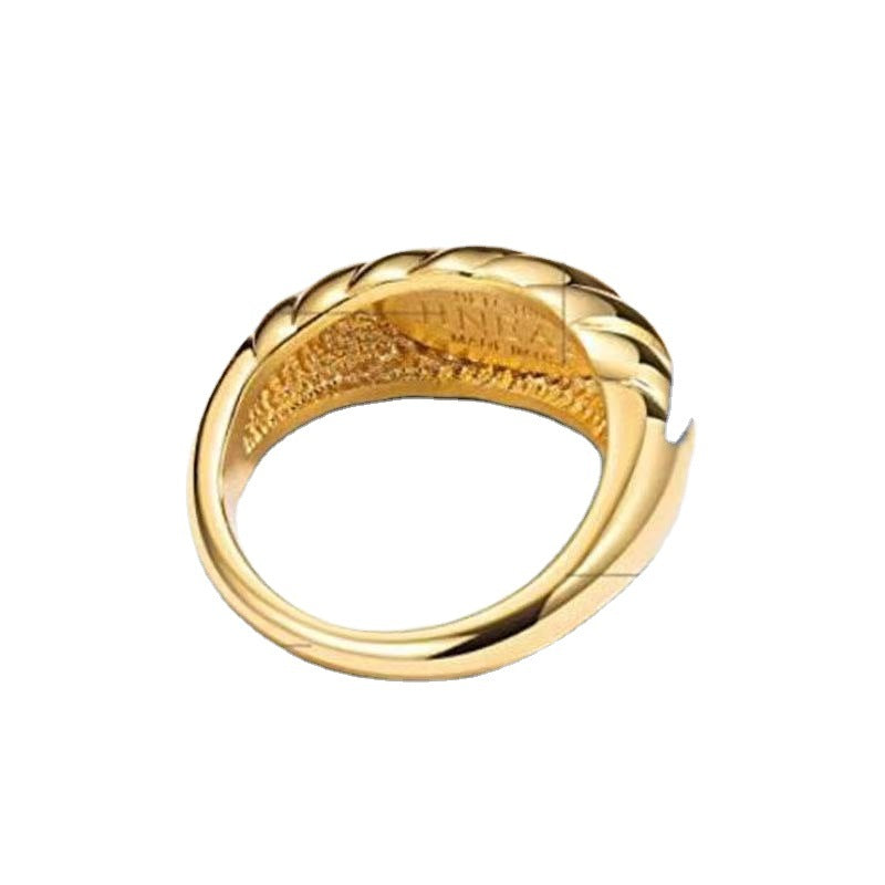Horn Bread Twisted Ring