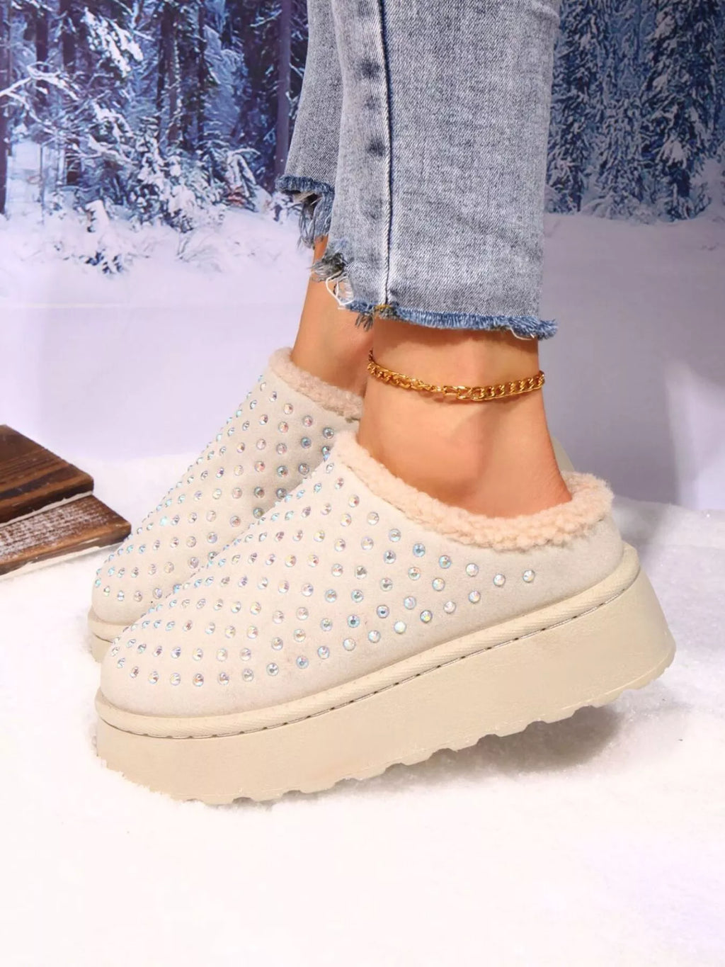 Rhinestone Round Toe Platform Slippers