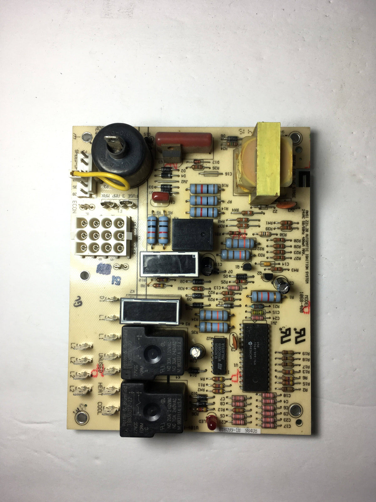 Goodman B18099-18 (1068-83-401A) Control Board