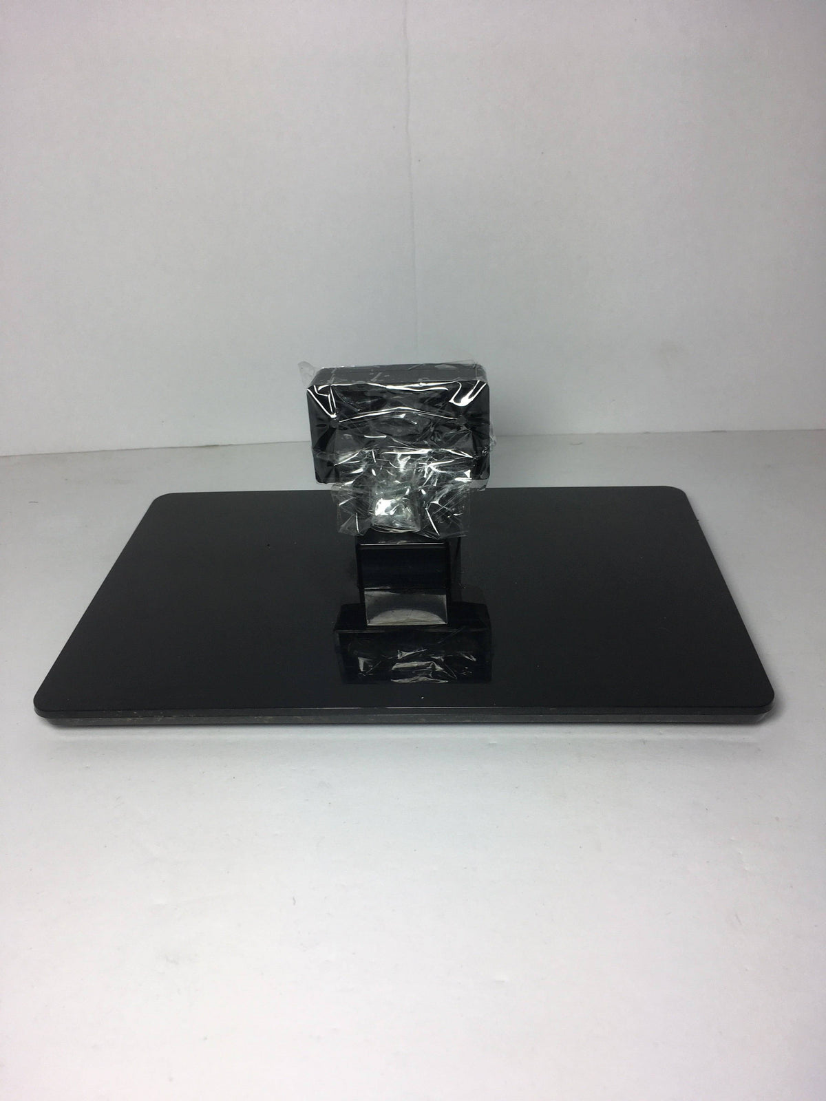 Insignia NS-24ED310NA15 Stand