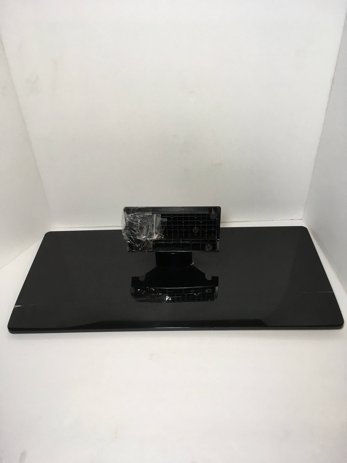 RCA 40LA45RQ TV Stand/Base